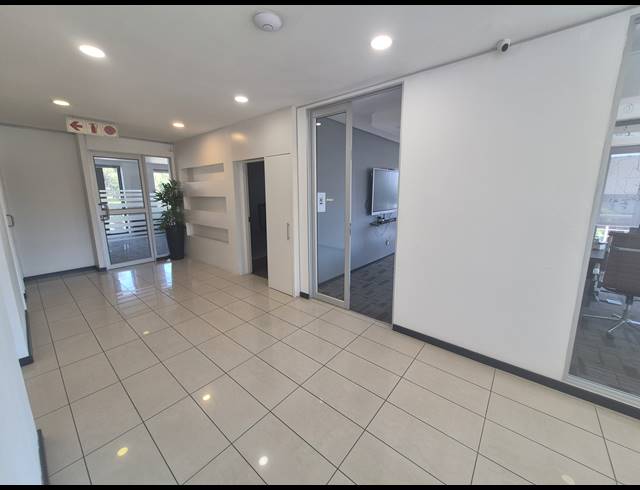 196M² OFFICE TO LET IN WOODMEAD